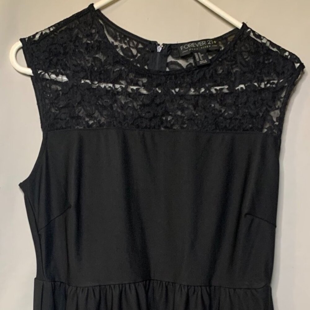 Women's Forever 21+ Size XL - Black Sleeveless Elastic Waist Lace Top Dress